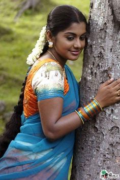 Tamil Half Saree, Meera Nandan, Tamil Village, Village Girls, Teen Girl Dresses, Girls With Flowers, Beautiful Dresses Short, Half Saree