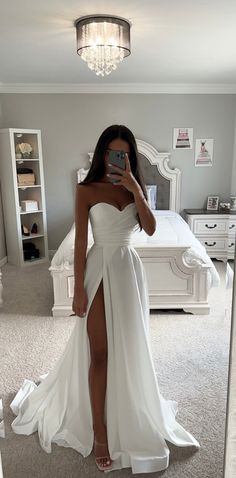 Classy Prom, Pretty Wedding Dresses, Classy Prom Dresses, Stunning Prom Dresses, Homecoming Dresses Long, Bridal Ball Gown, Cute Wedding Dress, Prom Dresses Modest