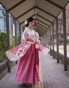 Size (Recommend height) S: 145-153cm M:153-160cm L: 160-170cm XL:170cm or above Condition: Brand New Kimonos, Hakama Women, Japanese Fashion Traditional, Hakama Skirt, Hakama Pants, Asian Traditional Clothes, Japanese Traditional Clothing, Green Kimono, Traditional Japanese Kimono