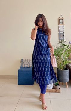 Ikkat Salwar Designs, Salwar For College, Dress Indian Style Casual, Cotton Blue Kurti Designs, Trendy Chudidar Designs Cotton, Blue Kurta Designs Women, Cute Kurta Designs, Crush Kurti Design, Kurta Designs Neck