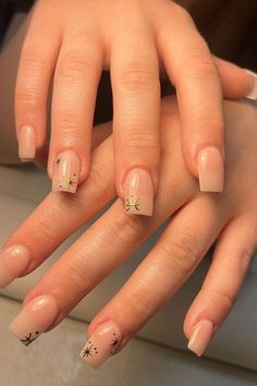 Minimalist pisces nails Pisces Nail Ideas, Pisces Nail Designs, Pisces Nails Acrylic, Pisces Nail Art, Pisces Birthday Nails, Pisces Nails Designs, Pisces Nails, Nails Inspiration Short, Birthday Nail Designs