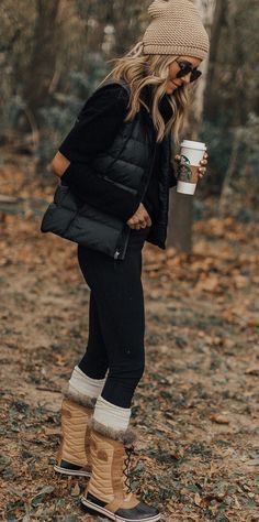 Looks Adidas, Beanie Outfit, Perfect Winter Outfit, Womens Duck Boots, Mode Tips, Winter Outfits Cold, Street Style Outfits, Sorel Boots, Winter Stil