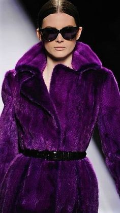 Street Chic, Dressy Jackets, Elegant Coats, Purple Outfits, Purple Reign, Purple Love, Androgynous Fashion, Purple Fashion