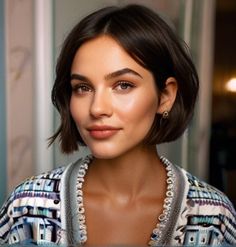 Choppy Bob Hairstyles Round Faces, Short Hair For Short Necks, Chin Length French Bob, Short Hair Over 40, Long French Bob, Hair Chin Length, French Bob Hairstyles, Short French Bob, Unique Nail Ideas