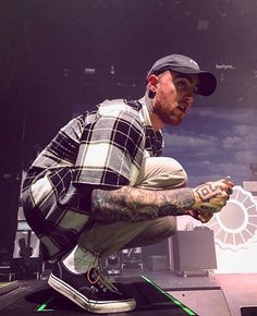 Mac Miller Fits, Larry Lovestein, Nba Outfit, Music Pics, Vans Style, Mens Outfit Inspiration