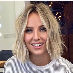 18 Most Popular Short Layered Bob Haircuts That are Easy to Style Sunkissed Blonde, Short Layered Bob, Short Layered Bob Haircuts, Blonde Bob Haircut, Bob Haircut Ideas, Short Blonde Bobs, Layered Bob Short, Layered Bob Haircuts, Blonde Bob Hairstyles