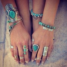 The Dirty Little Secrets jewelers don't want you know. Learn the truth about your Bohemian Baubles from Emmy Award Winning designer, jeweler and jewelry collector. Vanessa Hudgens, Modern Hippy, Bohol, Boho Mode, Modern Hippie, Estilo Hippie, Estilo Boho Chic, Coachella Outfit, Turquoise Boho