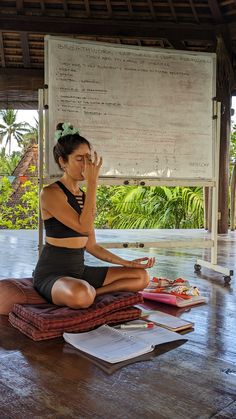 Enfp Girl, Holistic Aesthetic, Routine Lifestyle, Pranayama Techniques, Bali Retreat, My Purpose In Life, Vision Board Photos, Yoga Wellness