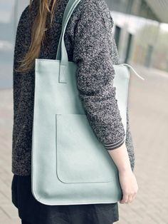 Leather Handbag Patterns, Stylish Leather Bags, Blue Leather Bag, Luxury Tote Bags, Bag Quotes, Real Leather Bags, Diy Bag Designs, Dusty Green