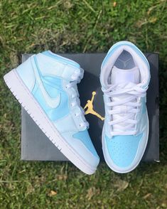 Jordan 1 Mid Ice Blue, Angelus Paint, Custom Air Jordan 1, Custom Air Jordan, White Nike Shoes, Custom Nike Shoes, Tenis Nike, Nike Air Shoes, Fresh Shoes