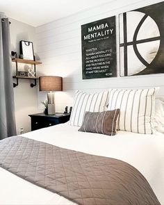 Boho Sports Room, Teen Basketball Room, Basketball Teen Room, Teen Basketball Bedroom, Bedroom Ideas Basketball, Teen Boy Basketball Bedroom, Teen Sports Bedroom, Basketball Bedroom Ideas, Sports Playroom