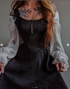 Goth Outfits Aesthetic, Mini Corset Dress, Medieval Outfit, Witchy Outfits, Mode Instagram, Corset Costumes, Cottagecore Outfits