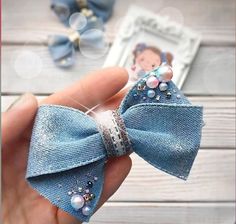 Upcycling, Denim Hair Accessories, Denim And Pearls, Denim Hair, Embroidery Belt, Denim Bows, Hair Accessories Vintage