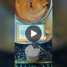 a video demonstrating how to make mousse coffee