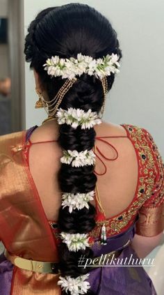 Reception Hairdo Indian, Hair Styles Traditional Saree, Mallepulu Jada, Sreemantham Hair Styles, Indian Style Hairstyles, Indian Hairstyles For Seemantham, Poola Jada For Seemantham, Jada Hairstyles Indian, Poola Jadalu Bridal Hairstyles