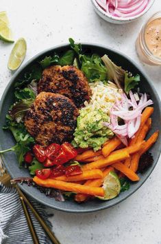 Turkey Burger Bowls, Chipotle Turkey Burger, Party Dinner Ideas, Healthy Burrito, Burger In A Bowl, Burger Bowls, Chipotle Crema, Juicy Turkey, Chipotle Peppers