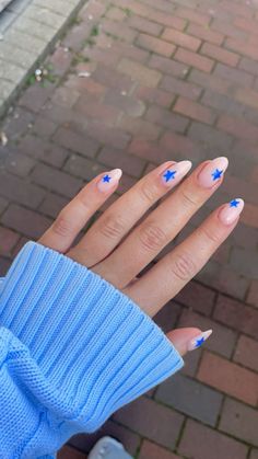 Winter Break Nails, Preppy Star Nails, Summer Nails Blue Design, Blue Star Nail Designs, Navy Star Nails, Blue Star Nails Acrylic, Star Nails Simple, Navy Blue Star Nails, Almond Nails Stars