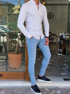 🔥 NEW COLLECTİON Collection : SPRİNG / SUMMER - 21 Product : Slim-Fit button color cotton shirt white Color code : WHİTE Available Size : S-M-L-XL-XXLShirt material : %50 Cotton , %50 PolyamideMachine washable : No Fitting : slim-fit Remarks : Dry Clean Only Package included : Shirt White Shirt Outfit For Men, White Shirt And Blue Jeans, White Button Shirt, White Shirt And Jeans, Jeans Outfit Men, Mens Business Casual Outfits, White Shirt Outfits, Shirt Outfit Men