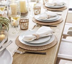 Table Settings Rectangular, Light Wood Dining Table Setting, Coupe, Best Plates Dishes, Pottery Barn Table Settings, Dining Room Table Tray Decor, Plate Chargers Ideas Place Settings, Dining Table Placemats Ideas, Dinning Room Table Decor Centerpieces