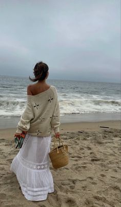 Fall Beach Clothes, Costal Cowgirl Aesthetic Outfits, Costal Cowgirl Aesthetic, Fall Beach Outfits, Summer Travel Aesthetic, Coastal Cowgirl Aesthetic, Costal Cowgirl, Cottagecore Nature