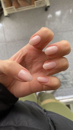 Classic Short Almond Nails, Natural Short Oval Nails, Natural Round Acrylic Nails, Summer Nails Almond Natural, Neutral Engagement Nails, Rounded Oval Nails, Short Neutral Dip Nails, Natural Sns Nail Colors, Natural Acrylic Nails Almond