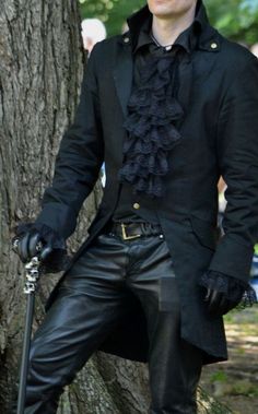Gothic Outfits Men, Gothic Tailcoat, Gothic Suit, Male Costumes, Dark Mori Fashion, Moda Steampunk, Masquerade Outfit, Gothic Mode, Vampire Clothes