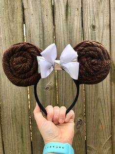 DIY Princess Leia Minnie Ears Headband Starwars Party, Disney Ears Hat, Disney Diy Crafts, Star Wars Galaxy's Edge, Disney Mouse Ears, Minnie Ears Headband, Roommate Gifts