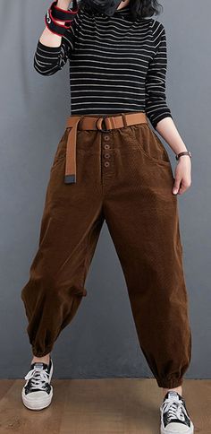 Outfit Ideas For Nonbinary, Comfortable Asethic, Ecopunk Outfit, Unique Casual Outfits, Loose Pants Outfit Casual, 3 Quarter Pants Outfits, Casual Fantasy Outfit, Cottage Core Pants, Cute Unique Outfits