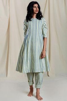 Shop for Mati Yellow Handloom Cotton Dress for Women Online at Aza Fashions Stiching Styles, Striped Kurti Design, Pleated Kurti, Designs Kurti, डिजाइनर कपड़े, Simple Kurti Designs, Long Kurti Designs