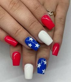 4th Of July Nails 2024 Simple, American Flag Nails Designs 4th Of July, Red White And Blue Short Nails, Red White And Blue Nail Designs, White 4th Of July Nails, 4tg Of July Nails Acrylics, Simple Patriotic Nails, 4th Of July Nails Design Simple, Memorial Nails