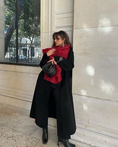 Modest Old Money, Night Ig Story, White Maryjane, Red Scarf Winter, Outfit Inso, Ootd Women, How To Wear A Scarf, Chic Fall Outfits, Red Scarf
