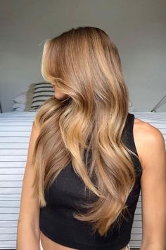 25 Stunning Dirty Blonde Hair Ideas For 2023  | Lookosm Face Framing Highlights Red Hair, Medium Blonde Hair With Highlights, Blond Închis, Scandinavian Hair, Warm Blonde Hair, Golden Highlights, Honey Brown Hair, Brown Hair Inspo