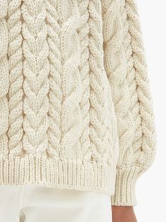 Mr Mittens - Mr Mittens’ cosy cream Maxi Cable sweater is named after the cable-knit construction that’s rendered in blown-up proportions, which brings a contemporary feel to the staple silhouette. It’s made in Peru from wool to a relaxed fit accentuated by raglan sleeves and wide-ribbed edges on the round neck, cuffs and hem. 100% wool Peru, Big Cable Knit Sweater, Cable Knit Sweater Outfit, Oversized Cable Knit Sweater, Cable Sweaters, Aran Sweaters, Mr Mittens, Stylish Knitwear, Knit Sweater Outfit