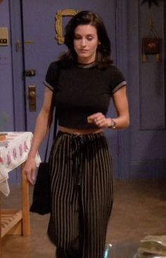 Look 80s, Rachel Green Outfits, 90’s Outfits, Look Grunge, Mode Grunge, 90s Inspired Outfits, Tv Show Outfits, Outfit 90s, Look Retro