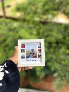 Photo frame Couples Framed Pictures, Google Theme Photo Frame, Customized Gifts Ideas, Photo Gift For Best Friend, Mini Frame Background, Mini Frames Ideas Aesthetic, Single Photo Frame Ideas, Mini Frame Photo, Mini Photo Frame Ideas