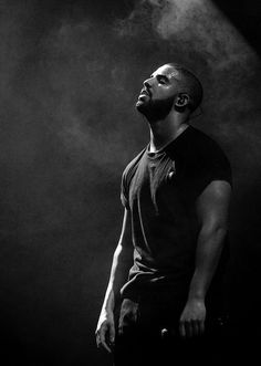 Drake Rapper, Images Terrifiantes, Drakes Album, Drake Photos, Drake Drizzy, Drake Wallpapers, Drake Graham, Aubrey Drake, Black And White Photo Wall