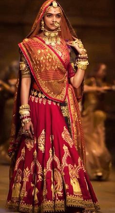 घाघरा चोली, Indian Clothes Women, Rajasthani Bride, Rajasthani Dress, Pengantin India, Deepika Padukone Style, Indian Outfits Lehenga, Indian Bride Outfits