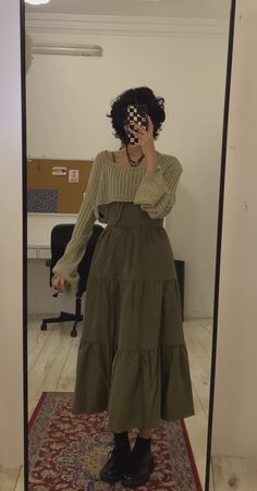 Academia Grunge Outfits, Earthy Outfits Aesthetic Grunge, Summer Librarian Outfit, Vintage Cottagecore Aesthetic Outfits, Cottagecore Casual Outfit, Cute Librarian Outfit, The L Word Outfits, Outfit Inspo Earthy, Earthy Fashion Aesthetic