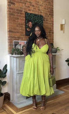 Black Woman Lounging, Casual Summer Dresses Plus Size, Plus Size Baddie Dress, Plus Size Baddie Dresses, Old Money Outfits Plus Size Summer, Midsize Fashion Summer Black Women, Sundress Outfit Plus Size, Spring Outfits 2024 Curvy, Mid Size Black Women Outfits