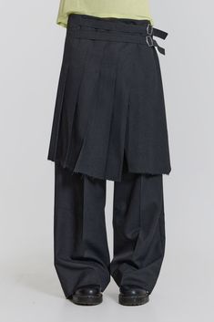 Elevate your wardrobe with the Steel Pleated Kilt. Crafted from a yarn dyed suiting fabric in a grey colourway. This kilt features a wrap-around design with a secure hook and eye fastening, self fabric straps with adjustable buckles and an asymmetric hem with a raw edge finish. Look Blazer, Mode Ootd, Character Inspo, Brunch Outfit, Suit Fabric, Ann Demeulemeester, Mode Inspo, 가을 패션, Mode Vintage