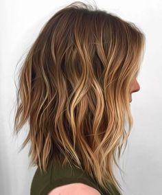 Perfect Wavy Bob Cut Hairstyle For Everyone: Diva Divine Hair Balayage, Best Balayage, Balayage Ideas, Balayage Hair Color Ideas, Choppy Bob Haircuts, Balayage Technique, Balayage Hair Color, Blond Balayage, Wavy Bob