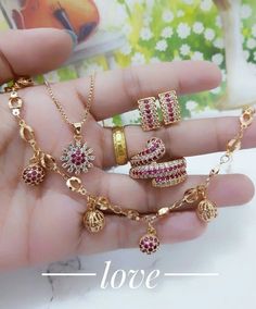 Gold Jewelry Simple Necklace, Gold Necklace Indian Bridal Jewelry, Antique Jewelry Indian, Indian Jewellery Design Earrings, Wedding Jewellery Collection, Bangles Jewelry Designs, Gold Fashion Necklace, Gold Jewelry Simple