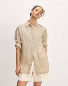 The Linen Boyfriend Shirt Cornstalk Chambray – Everlane Oversized Linen Shirt Outfit, Linen Shirt Outfit, Medium Tv Show, Oversized Linen Shirt, Perfect White Tee, Runway Outfits, Technology Fashion, Celebrity Lifestyle, Statement Dress