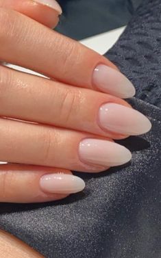 Nice Oval Nails, Short Almond Nails Neutral Color, Healthy Nails Aesthetic, Manicured Hands, Colored Nails, Nagel Tips, Smink Inspiration