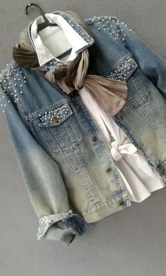 Bedazzled Jeans, Jeans Refashion, Moda Country, Repurposed Clothing, Denim Chic