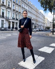 High Boots Style Outfit, Midi Winter Skirt, Black Knee High Boots Midi Skirt Outfit, High Boots Midi Skirt Outfit, Winter Skirt Boots Outfit, Winter Fashion Outfits Knee High Boots, Long Skirt With Knee High Boots, Midi Skirt With Knee High Boots, Long Boots Long Skirt