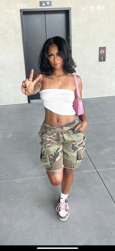 Cute Girly Streetwear Outfits, Gunna Rapper Concert Outfits, Oversized Cargo Shorts Outfits Women, Cruise Black Women Outfits, Cute Bbq Outfits Summer Casual, Rec Room Outfit Ideas, Summer Streetwear Aesthetic, Boujee Outfits Black Women, Atl Outfits Summer