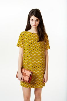 Orla Kiely - love the dress, the model could do with a good dinner and a bit of sunshine though. Couture, Sack Dress, Australian Style, Corporate Wear, Orla Kiely, Love Vintage, Print Tunic, Look At You