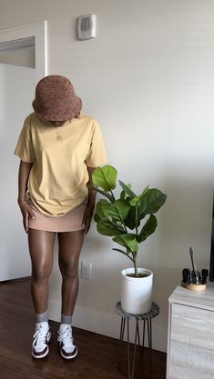 Summer Outfits Inspo Black Woman, Plus Size Summer Skirt Outfits, Black Woman Casual Style, Crochet Hat Outfit Ideas, Crochet Clothes Outfit, Outfits With Sneakers Black Women, Car Shopping Outfit, Pretty Outfits Casual, Crochet Bucket Hat Outfit