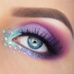 Rave Make Up, Simple Eyeliner Tutorial, Unicorn Eyeshadow, Halloweenský Makeup, Makeup Geek Eyeshadow, Make Up Designs, Eyeliner Tips, Smink Inspiration, Simple Eyeliner